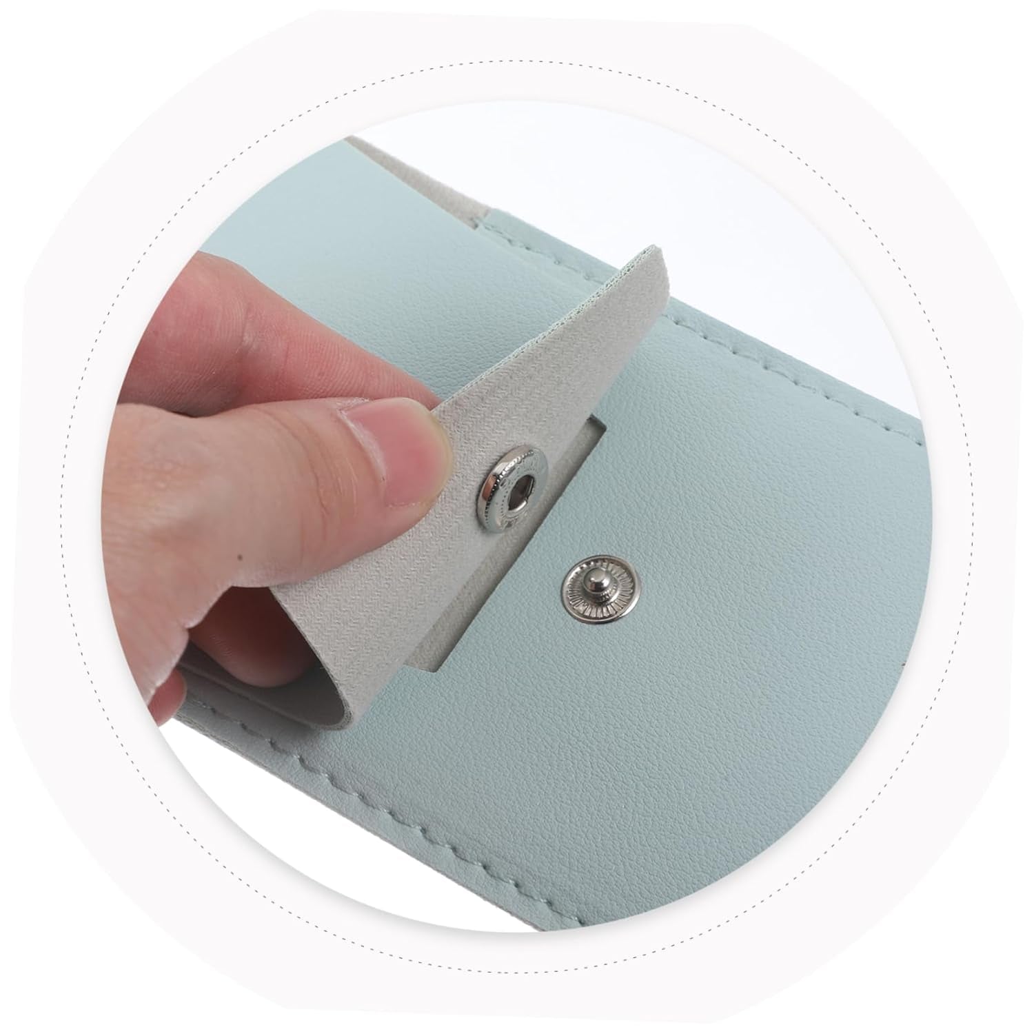 1Set Travel Makeup Brush Set Mini Soft Bristles Cosmetic Tools U-Shaped Brush Holder Portable and Lightweight for Beginners and Go Makeup Applications